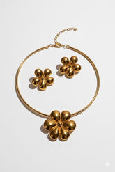 Golden Bloom Daisy Necklace