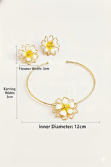 Golden Bloom Daisy Necklace